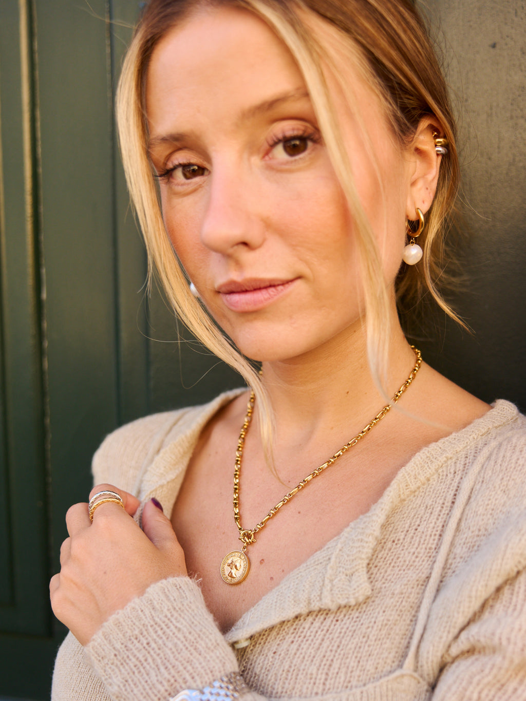 One Neckmess Royalty Pearl Necklace