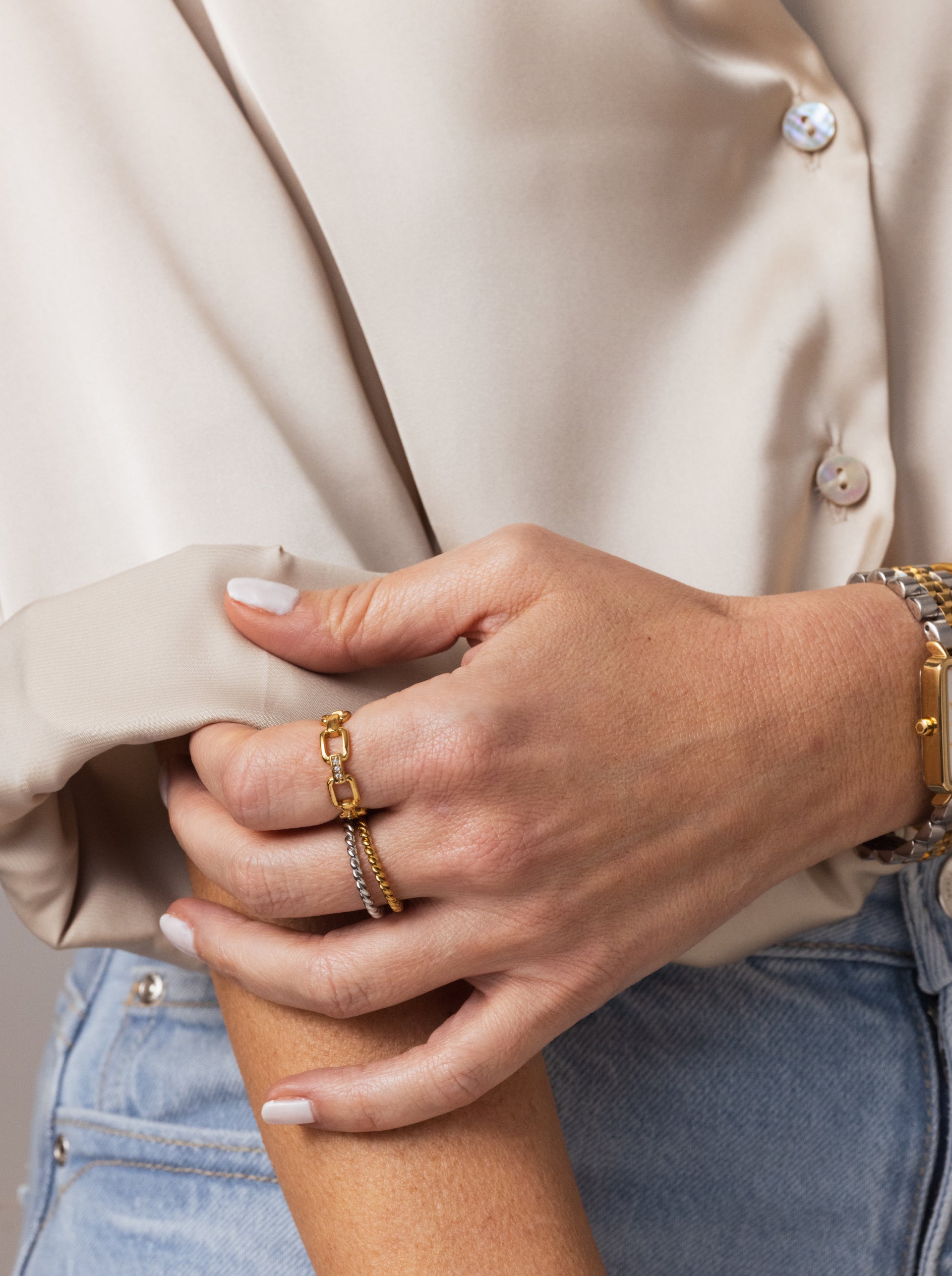 Anel One London 33 Gold - OJNYR33G